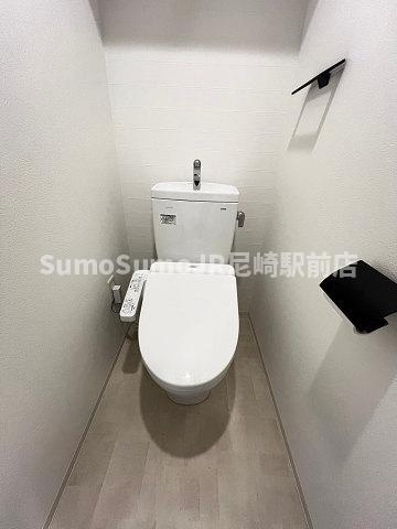 レジュールアッシュ塚本レジデンスのトイレ|コンパクトで使いやすいトイレです