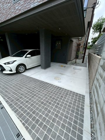 グランメゾン本山の駐車場