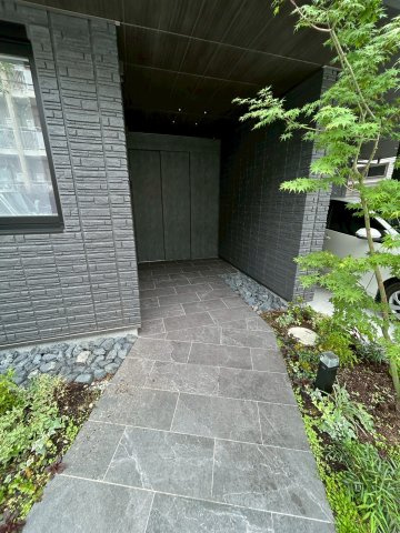 グランメゾン本山のエントランス