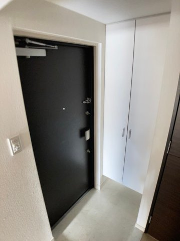 エスライズ本町東の玄関