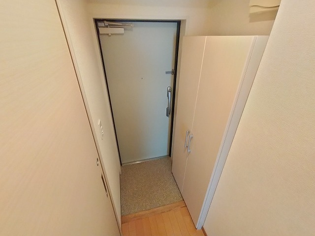 神戸市兵庫区永沢町４丁目の賃貸マンションの玄関|シューズボックス付き