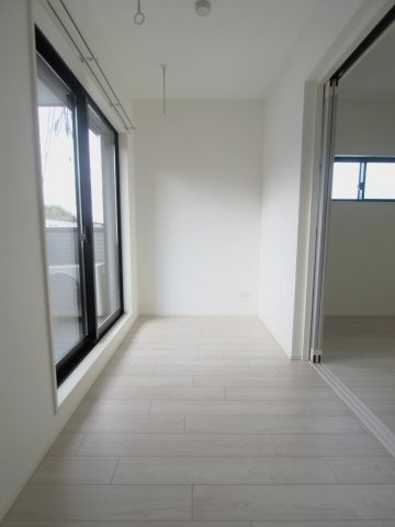 セブンプロート坂西の洋室