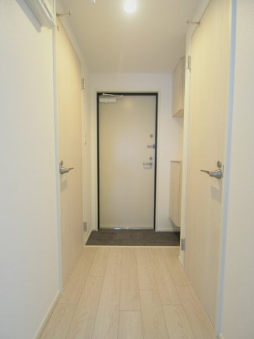 セブンプロート坂西の玄関