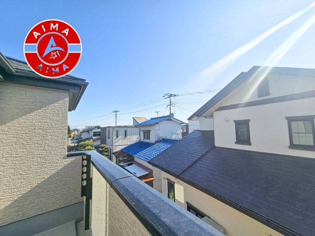 福岡市東区西戸崎5丁目第1-2棟（2号棟）の展望|窓から緑が見える物件も魅力的です。