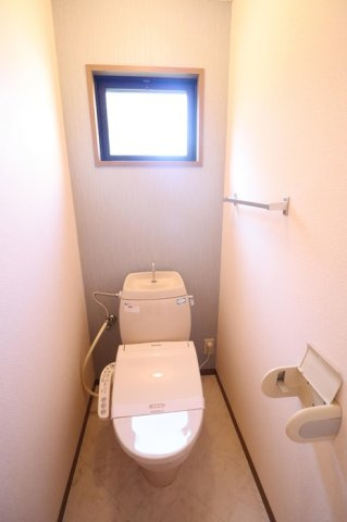 調布市調布ケ丘１丁目のアパートのトイレ