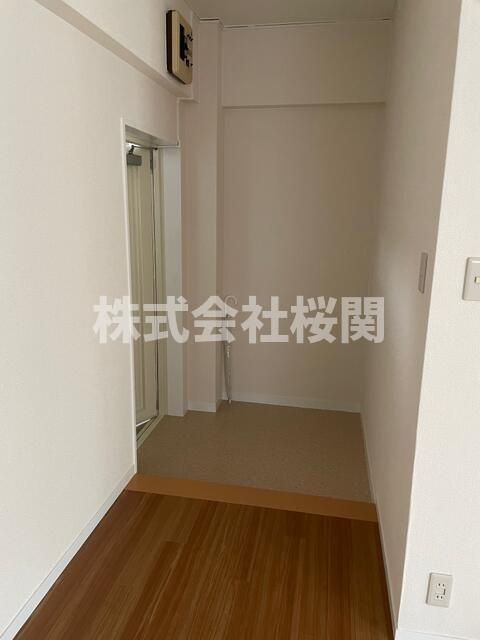 佐野ハイツの玄関
