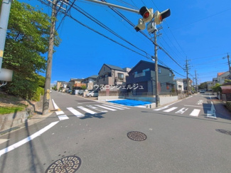 【前面道路含む現地写真】 | 名古屋市緑区鳴丘２丁目509【仲介手数料無料】新築一戸建て　1号棟
