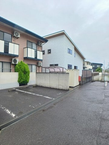 グランディール江木の駐車場