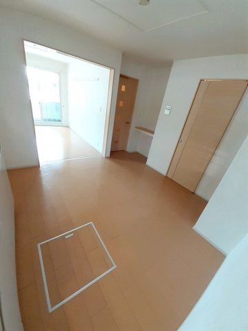 【居間・リビング】 | コスモグレイスＡ | おしゃれな居間です