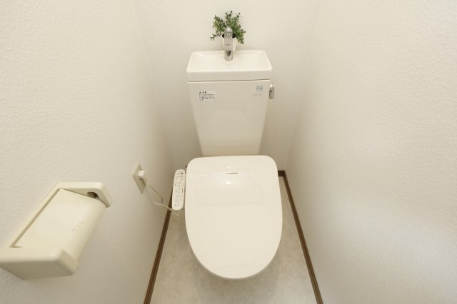 メゾン南小岩7のトイレ