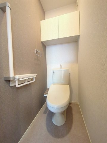 【トイレ】 | グランドールⅡ | 落ち着いた色調のトイレです