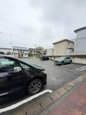 【駐車場】 | リバティＮ | 車をお持ちの方に嬉しい駐車場付きの物件です