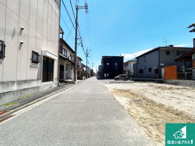 ●天理市前栽町　新築一戸建ての前面道路含む現地写真|駅やスーパー、小学校・中学校等日常生活に欠かせない情報や道のりもご紹介いたしますのでお気軽にご相談ください。