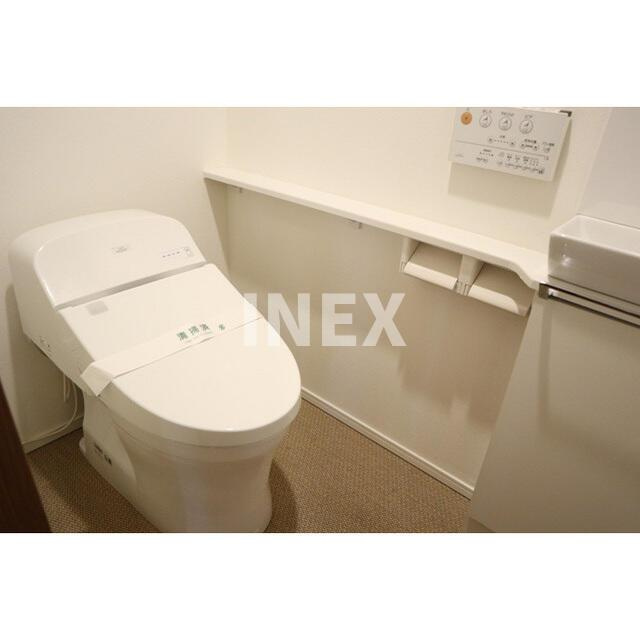 横浜市中区山元町５丁目の賃貸マンションのトイレ