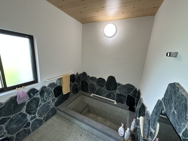 阿南市羽ノ浦町岩脇大平中古戸建の浴室