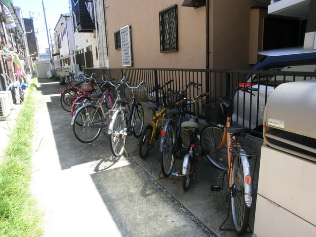 リリックコート新小岩のその他共用部分|敷地内専用駐輪場あります。