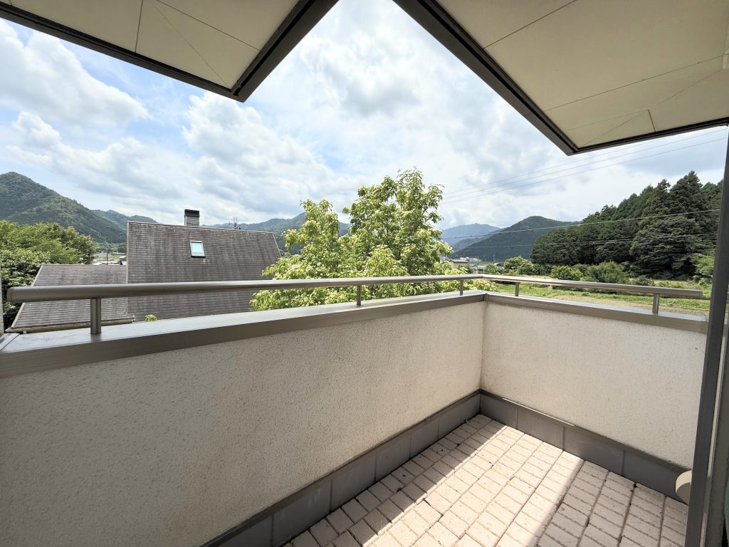 丹波市氷上町下新庄の中古一戸建のバルコニー