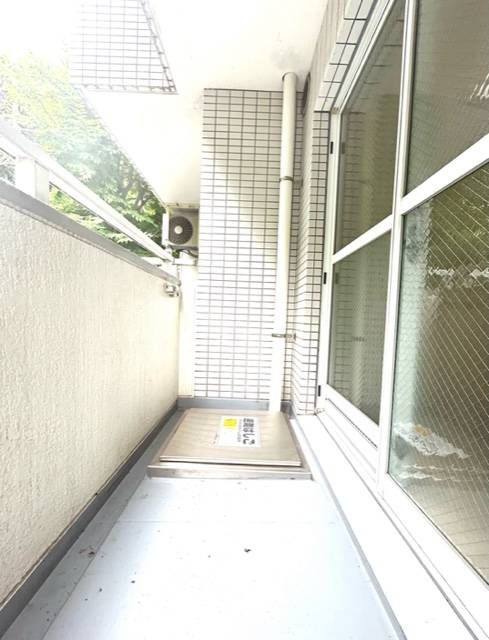 横浜市中区石川町１丁目の賃貸マンションのバルコニー