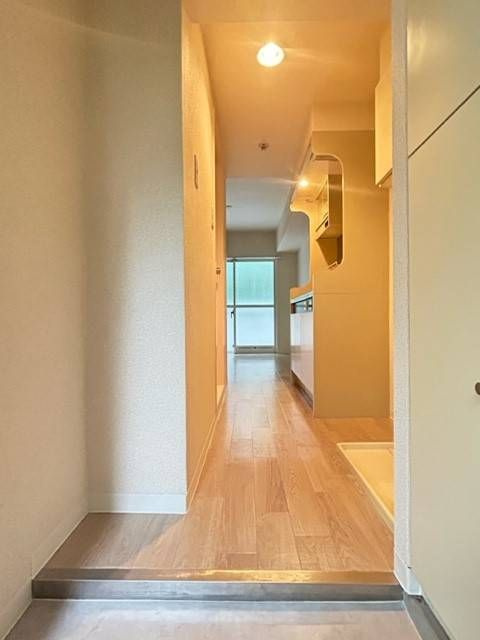 横浜市中区石川町１丁目の賃貸マンションの玄関