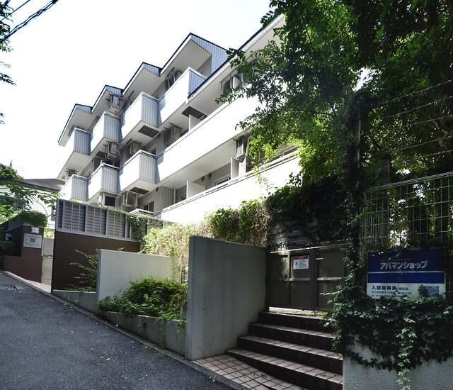 横浜市中区石川町１丁目の賃貸マンションの外観