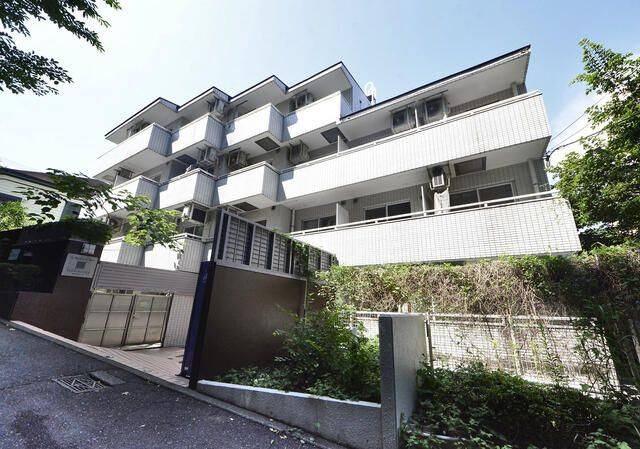横浜市中区石川町１丁目の賃貸マンションの外観