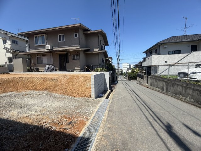明石市魚住町錦が丘１丁目新築戸建の前面道路含む現地写真|令和８年７月９日撮影