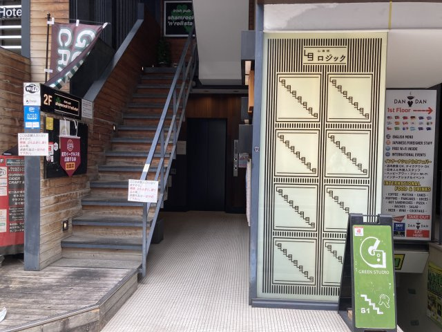 心斎橋ロジックのエントランス