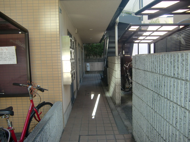 グランツ岡本のエントランス