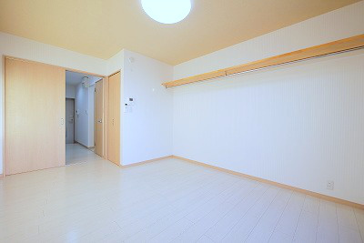スカイガーデン豊成の洋室|※写真は別の部屋のものです。