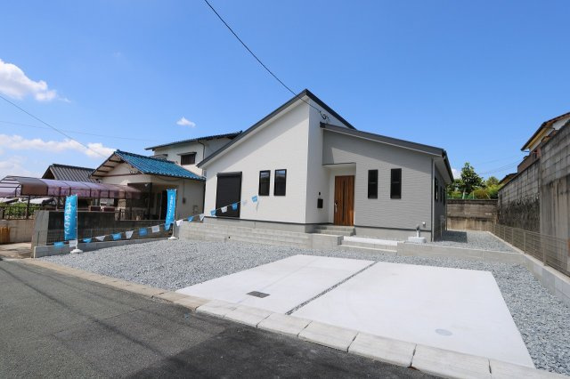 【前面道路含む現地写真】の画像