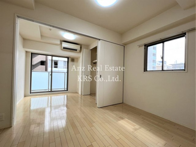 【居間・リビング】 | ドゥーエ立売堀 | お部屋全体★角部屋で2面採光！