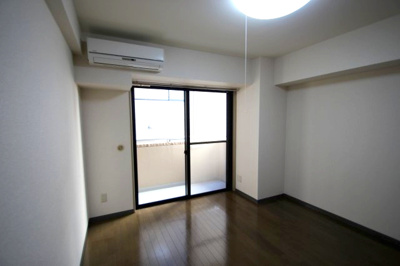【居間・リビング】 | ソルジェンテ溝ノ口 | ※同建物ほかのお部屋の写真です。