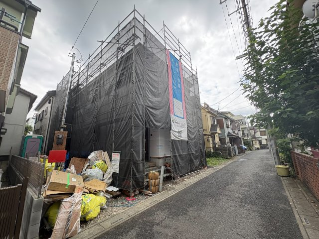 《仲介手数料半額》富士見市水谷東　第11　の前面道路含む現地写真|本物件の詳細資料や現地見学のご予約など、お気軽にお問い合わせください。実際にご覧いただくことで、この住まいの魅力をご体感いただけます。
