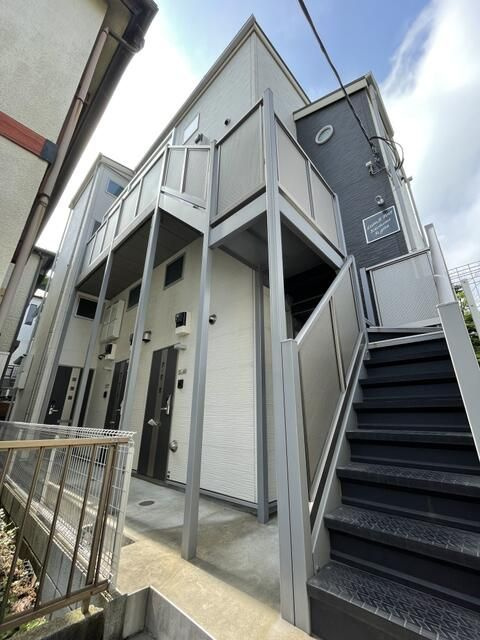 横浜市磯子区杉田５丁目のアパートの外観