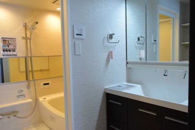 立川市錦町１丁目の中古マンションの独立洗面台