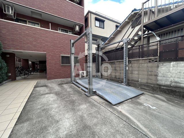 ラヴィ江坂イーストの駐車場|ラ・ヴィ江坂イースト　駐車場