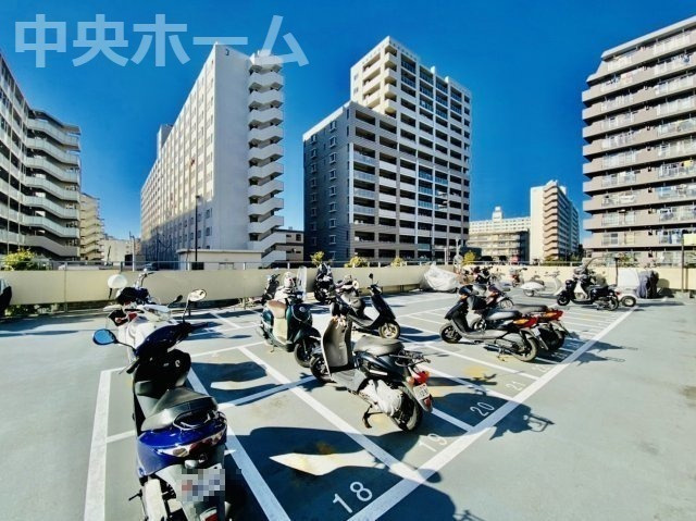東大島ハイライズのその他共用部分|【バイク置場】最新の空き状況や費用などの詳細は担当スタッフまでお問い合わせください。