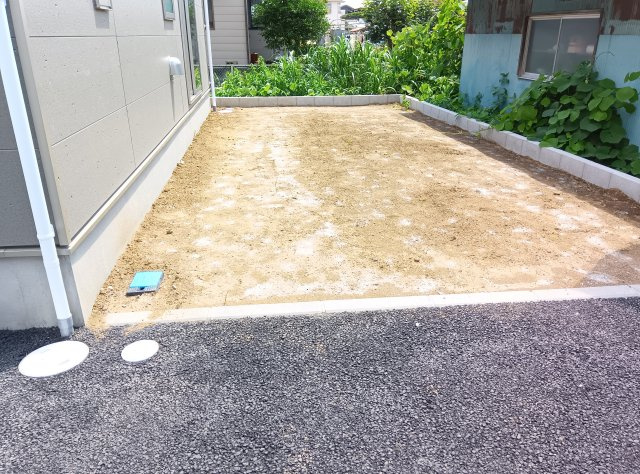 つくばみらい市小絹　第4　4号棟の庭