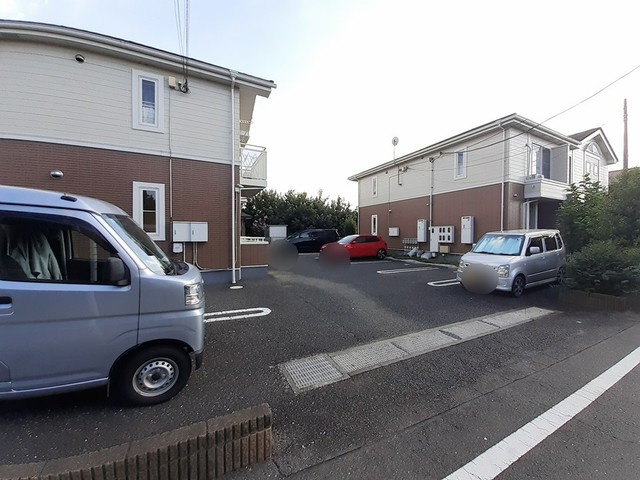 エテルネルAの駐車場