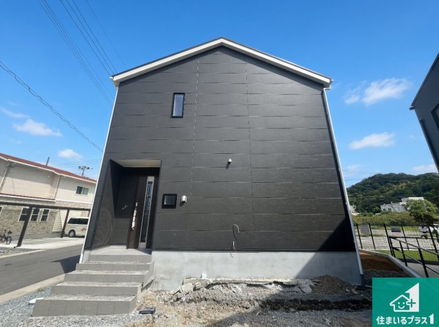 たつの市龍野町末政　第2期　新築一戸建てのトイレ|シンプルなトイレは落ち着く空間！お手入れも簡単です！