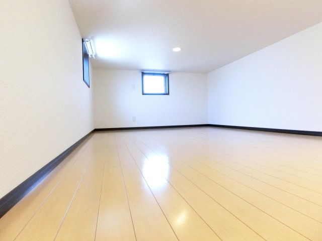 エステ・ラグーナ八番館のその他