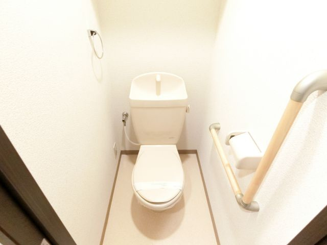エステ・ラグーナ八番館のトイレ