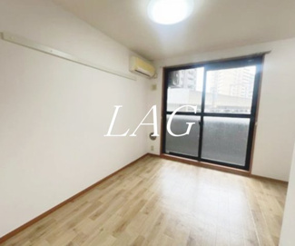 【居間・リビング】 | ヴィレッジヒル宮西 | 洋室のお部屋です。