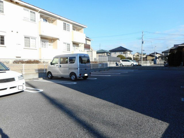 フォンテーヌ・カーサの駐車場