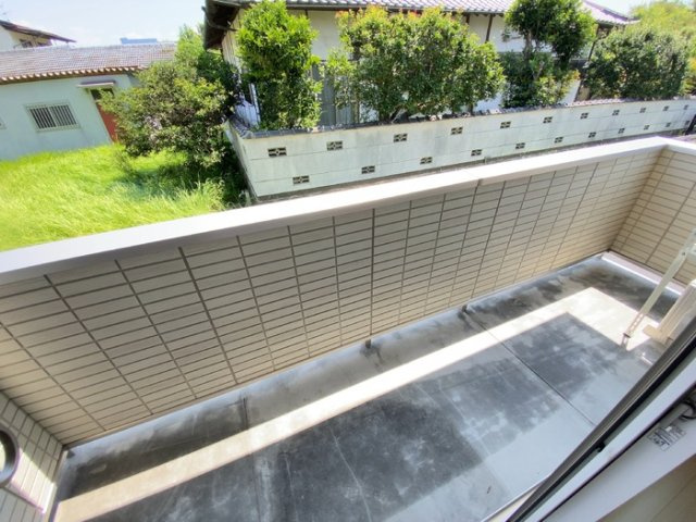 熊本市北区黒髪７丁目のアパートのバルコニー