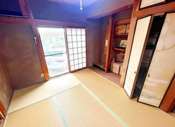 宇治市木幡平尾の和室|※本画像は空室時の写真を加工し、家具・小物等を撤去したイメージです。
実際の仕様とは異なる場合がございます。