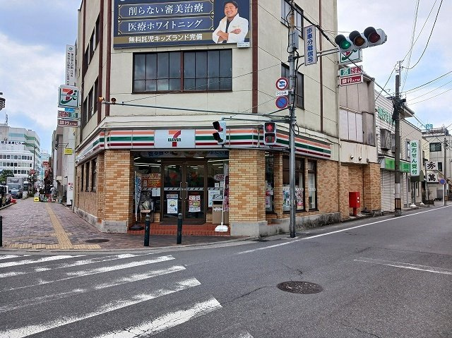 【周辺】 | モンマルト | セブンイレブン熊谷駅東通り店まで800m