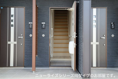 【玄関】 | ヒカルサ深谷ウエスト