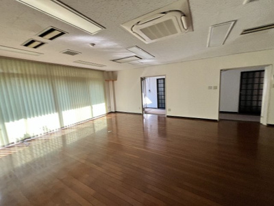 【居間・リビング】 | 西宮市宝生ケ丘1丁目　店舗