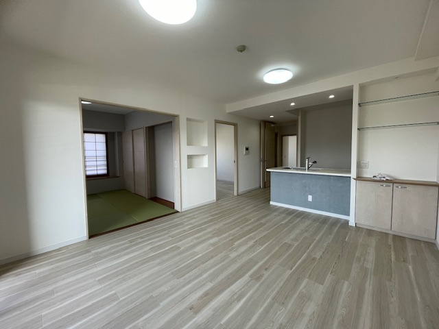 サンパーク安部山公園（B-40）の居間・リビング